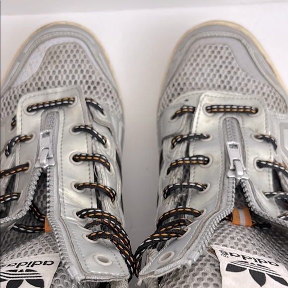Jeremy Scott Wings x Adidas 
2.0 JS Obyo Metallic Silver
Sneakers - Picture 12 of 16